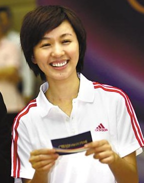 未婚的9位女主持人，原因各不相同，最大50歲，最小40歲