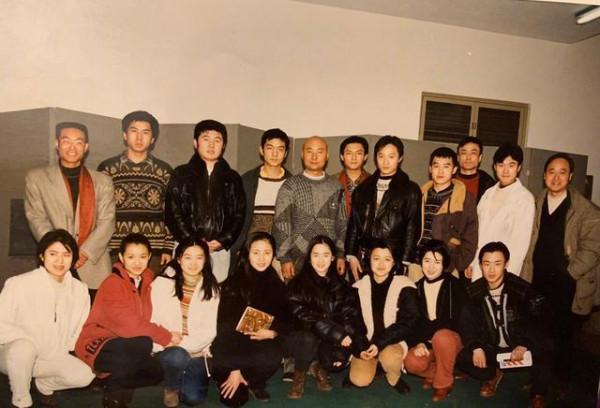 “伍六一”邢佳棟:紅了不忘本,成名前娶平凡妻子,曾被綁架7天 “伍六一”邢佳棟:紅了不忘本,成名前娶平凡妻子,曾被綁架7天