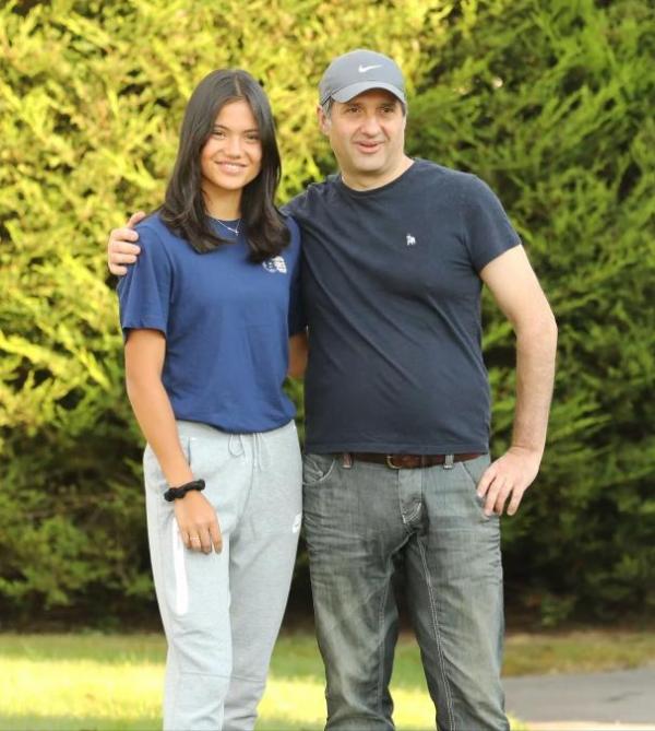 偶像李娜,會說流利中文的美網冠軍,其父酷似明星,疑似男友曝光 偶像李娜,會說流利中文的美網冠軍,其父酷似明星,疑似男友曝光