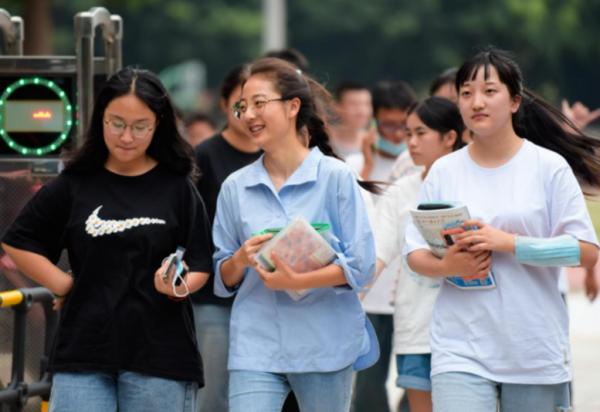 開學才不久,海南女生從山東大學退學,00後的任性叫人不理解 開學才不久,海南女生從山東大學退學,00後的任性叫人不理解