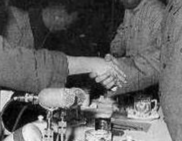 1949年,軍統少將穿解放軍軍裝前往北平,世人才知戴笠愛將竟是特工