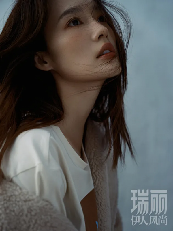 拿捏了 那些美出圈的氛圍感大片都不是濃妝