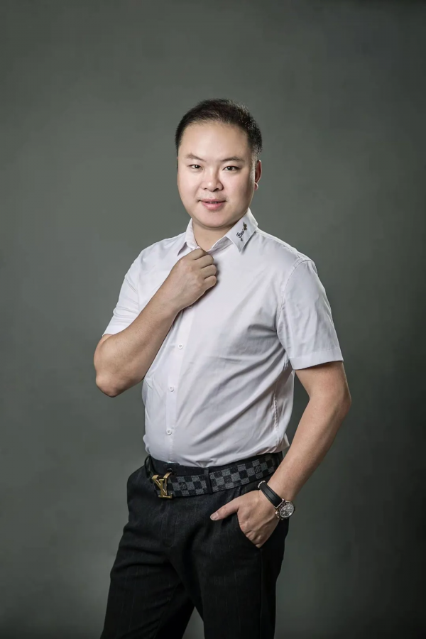 青年閩商候選人 | 陳久榕：裝扮城市的綠色環保“推行者”