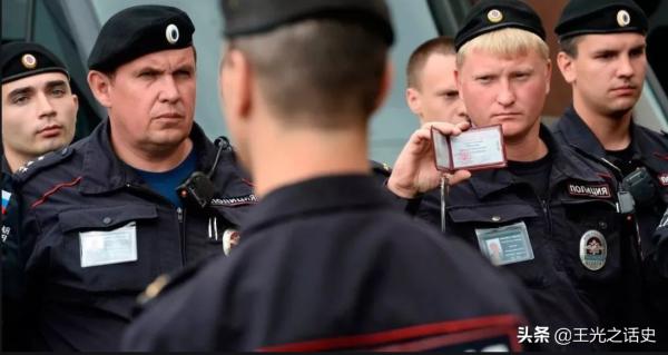 襲擊外國人、毆打警察,俄羅斯“納粹”為什麼無法無天? 襲擊外國人、毆打警察,俄羅斯“納粹”為什麼無法無天?