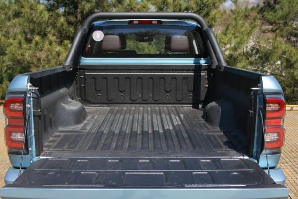 緊跟潮流的商用皮卡！試駕長城皮卡金剛炮