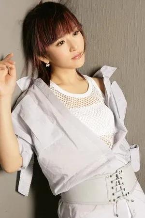 “人間喜神”謝娜，17歲北漂，被網路暴力16年，她經歷了什麼？