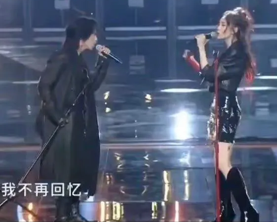 沸騰之夜全陣容:楊穎眉毛一粗一細,蔡徐坤挑眉笑,李榮浩臉好方 沸騰之夜全陣容:楊穎眉毛一粗一細,蔡徐坤挑眉笑,李榮浩臉好方