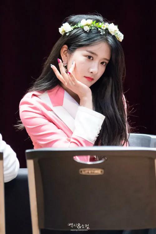 秋昭貞，著名歌手