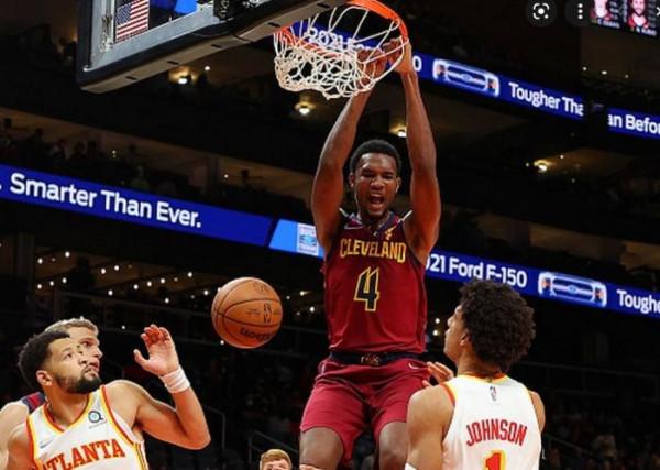 7尺+7尺+7尺，NBA怪獸組合誕生！湖人4天后要頭疼了