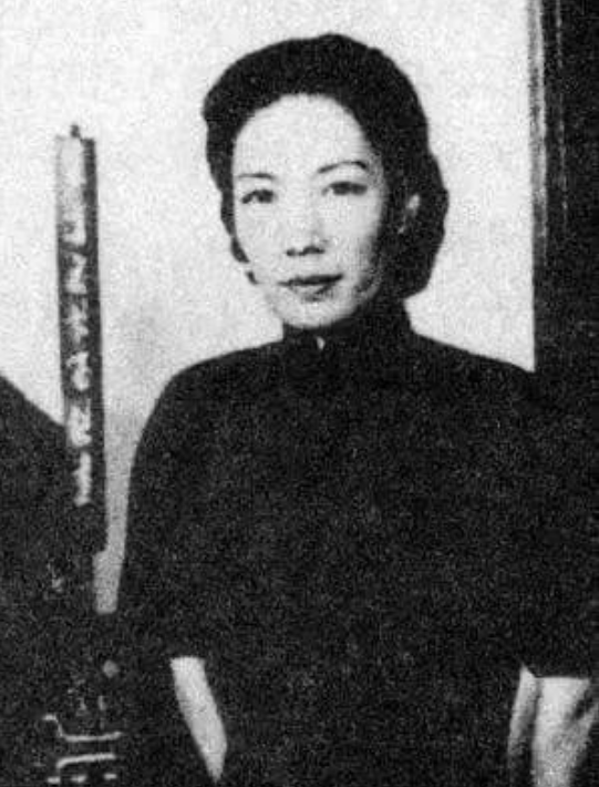 杜月笙去世只給孟小冬留2萬元,孟獨自在香港活26年,靠什麼謀生 杜月笙去世只給孟小冬留2萬元,孟獨自在香港活26年,靠什麼謀生