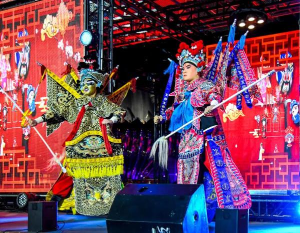 慶國慶，這個古村太熱鬧，養眼又怡情，還有滿滿的中國紅