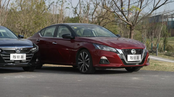 內燃機最後的防線！對比評測2021款天籟/新雅閣/新帕薩特