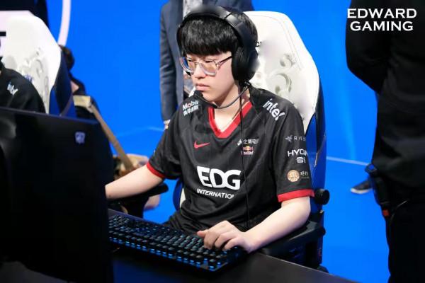 央視發文認證、這是屬於中國電競ＥＤＧ的排面，網友是怎麼評論的