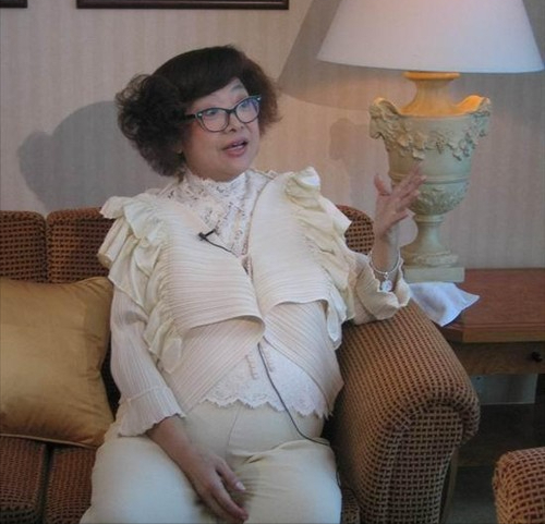 同樣是鄭少秋的女兒，沈殿霞和官晶華的女兒一對比，差距就出來了