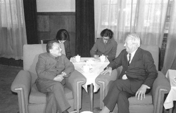 鄧小平罕見發怒:在香港連駐軍的權力都沒有,那還叫中國領土嗎? 鄧小平罕見發怒:在香港連駐軍的權力都沒有,那還叫中國領土嗎?