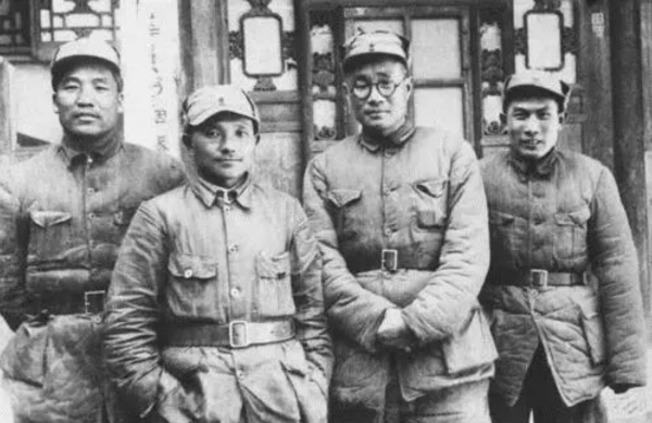 川軍上報打死一紅軍將領,蔣介石看到名字卻破口大罵,這是為何? 川軍上報打死一紅軍將領,蔣介石看到名字卻破口大罵,這是為何?