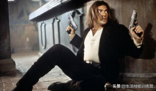 50個在電影中很常見但在現實生活中不可能出現的情節