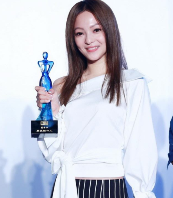 女兒杜金京懷孕6個多月離婚，杜旭東暗自抹淚，只給出一個字：離