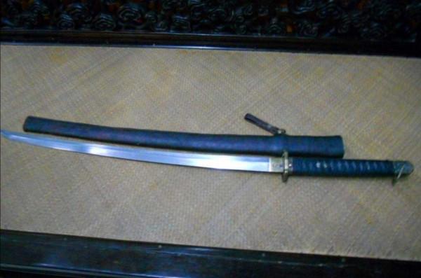 日本欲花百萬贖一把軍刀，我國發現異常：原來刀上刻著9個小字