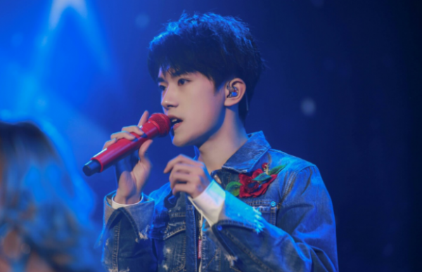 易烊千璽數學複習資料曝光，字跡得到粉絲證實，難怪藝考成績出眾