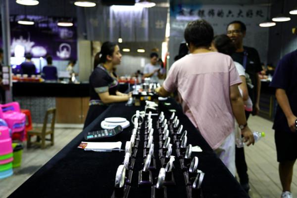 一個梳子花1500，盤點頭腦發熱時景區買的旅遊紀念品，你衝動過嗎