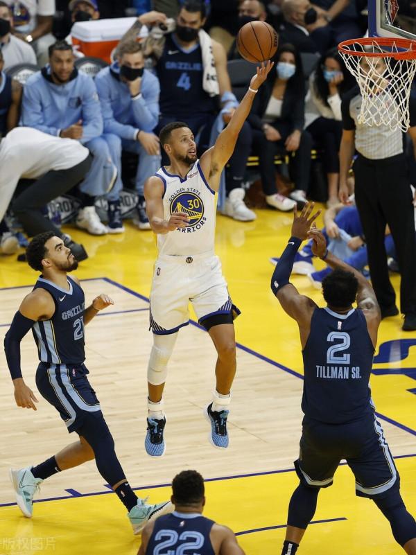 現在看勇士隊球必備速效救心丸,98-98進入加時賽 現在看勇士隊球必備速效救心丸,98-98進入加時賽