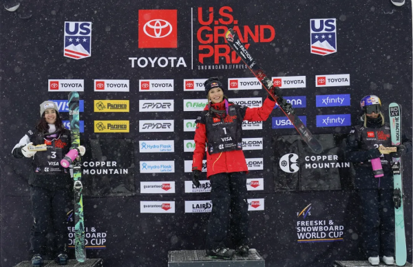 為什麼長得美的、帥的，最近都穿著FENDI玩滑雪