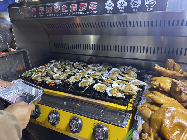 雲南紅河蒙自，大樹寨夜市