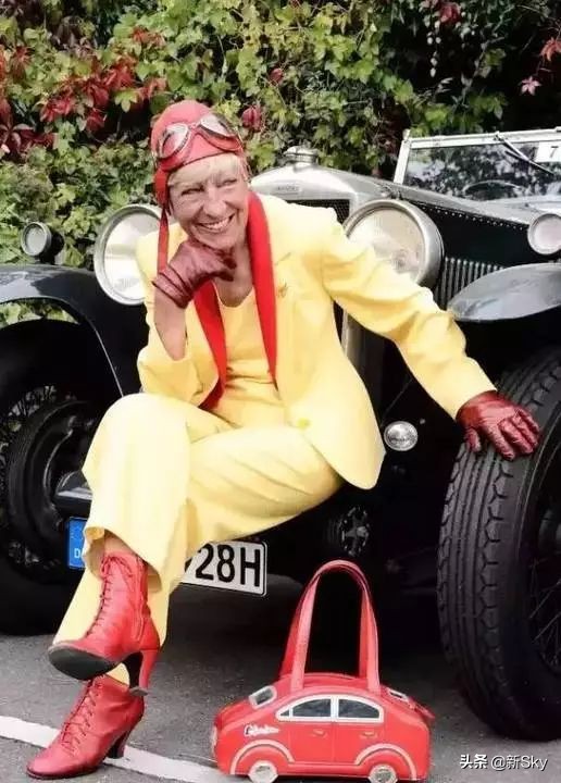 64歲姑娘賣房去流浪，把全世界裝進僅8㎡家：希望我老了能這麼酷