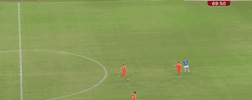 一點兒不好笑，蹴鞠老闆停球出界算什麼，國腳停球失誤才叫業餘