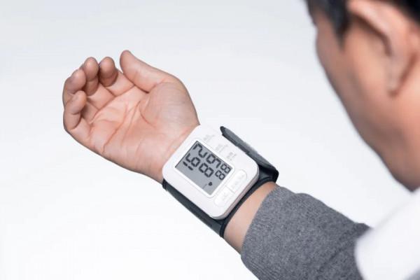 頭暈、頭痛……高血壓真難纏！別心煩，5招教您穩控血壓