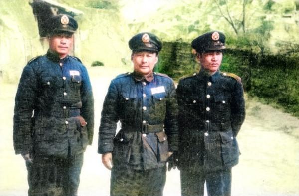 蔣介石到延安,參觀毛主席的窯洞後失眠,敗退時說:最後悔去延安 蔣介石到延安,參觀毛主席的窯洞後失眠,敗退時說:最後悔去延安