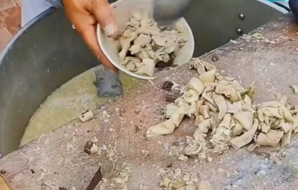 河北小縣城的重口美食，15元一碗肉，當地老少爺們三天不喝饞得慌