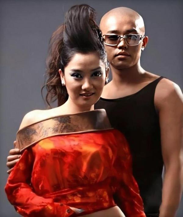 &OpenCurlyDoubleQuote;人間清醒&rdquo;鳳凰傳奇：打了多少因分賬不均，鬧掰解散組合的臉？