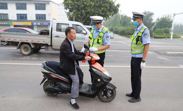 電動車、三輪車、老年代步車，應不應該被取締？這次的答案很一致