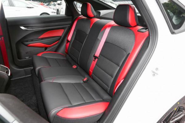 推薦3款溜背轎跑，國產、合資都有，配渦輪動力，10來萬可入手