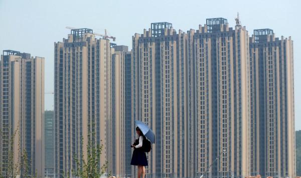 50萬的存款但沒有房子,與100萬的房子但沒有存款,哪個更幸福? 50萬的存款但沒有房子,與100萬的房子但沒有存款,哪個更幸福?