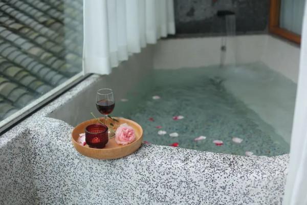 度假天花板，一房一私湯|都江堰冬季私湯溫泉民宿溫暖你心！