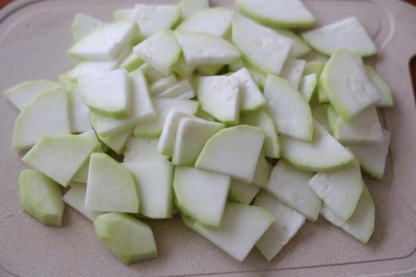 天氣熱,晚餐多吃這樣的素菜,鮮嫩多汁又爽口,多吃也沒負擔 天氣熱,晚餐多吃這樣的素菜,鮮嫩多汁又爽口,多吃也沒負擔