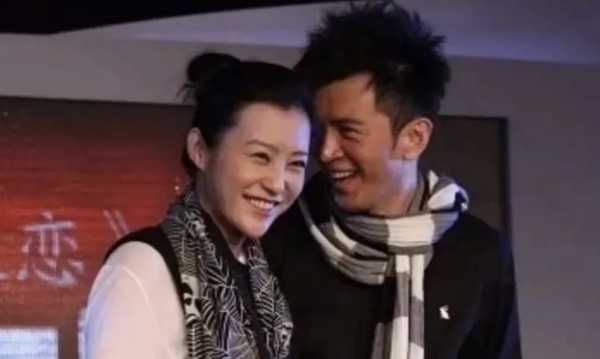 郝蕾：愛情婚姻都有淚，帶雙胞胎兒子艱難生活，離婚後和父親和解