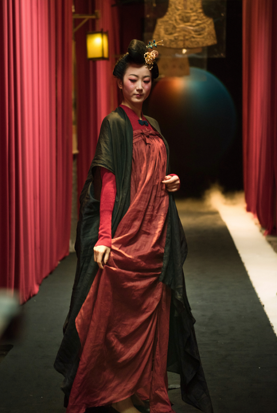 生活在左《九九消寒圖》New Hanfu系列主題釋出會