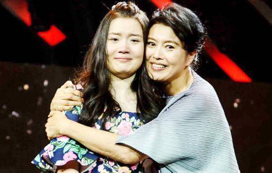 胡琳娜：爸爸是胡廣川，媽媽是丁嘉麗，我是個&OpenCurlyDoubleQuote;孤兒&rdquo;