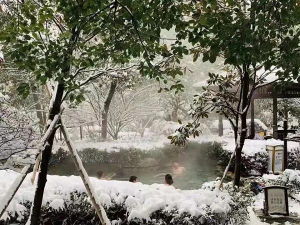 探秘冰雪秘境，我在悅兮半島等你