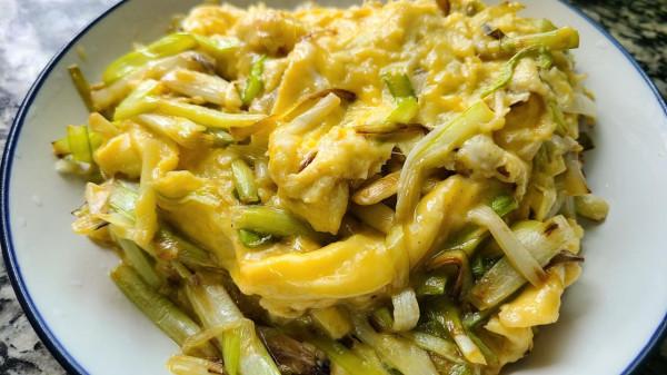 韭黃滑蛋,廣東很出名的做法,又嫩又滑又好吃,太香了 韭黃滑蛋,廣東很出名的做法,又嫩又滑又好吃,太香了