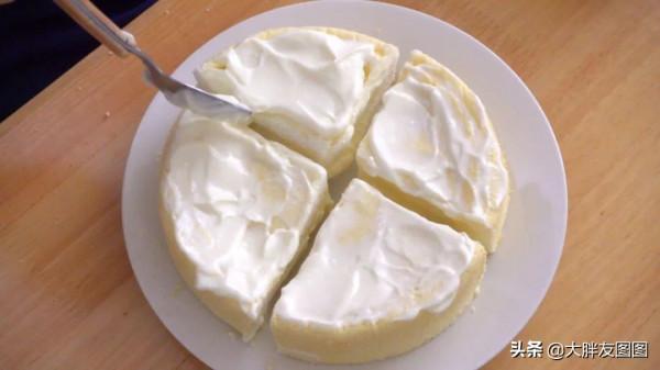 揭秘！冰乳酪蛋糕的簡易做法，不需要烤箱，好吃不上火