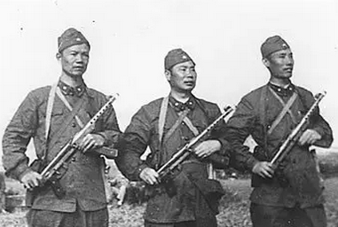 他保護毛主席15年，毛主席逝世後，又保護葉劍英10年，至今仍在世