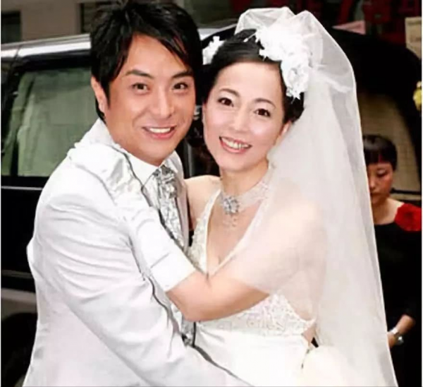 7位“轉移陣地”的港臺明星，定居內地，送娃上名校，各個有遠見