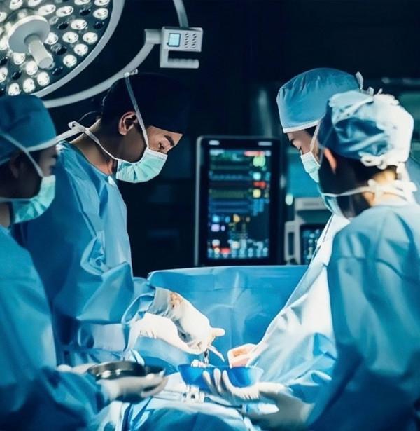 TVB臺慶醫療劇榮登華語口碑榜第一名，大量逼真手術場面震撼人心