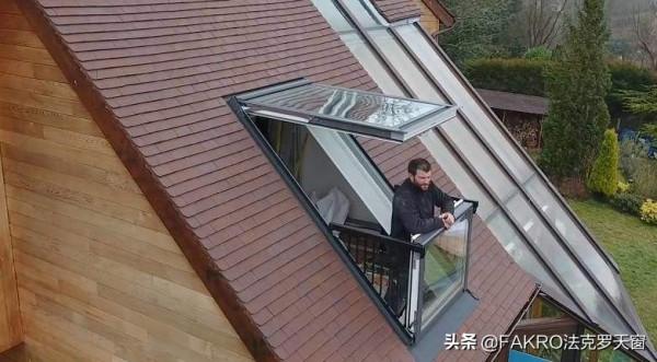 出差幾天回家，裝修公司居然給我家安裝了一個陽臺，太驚訝了