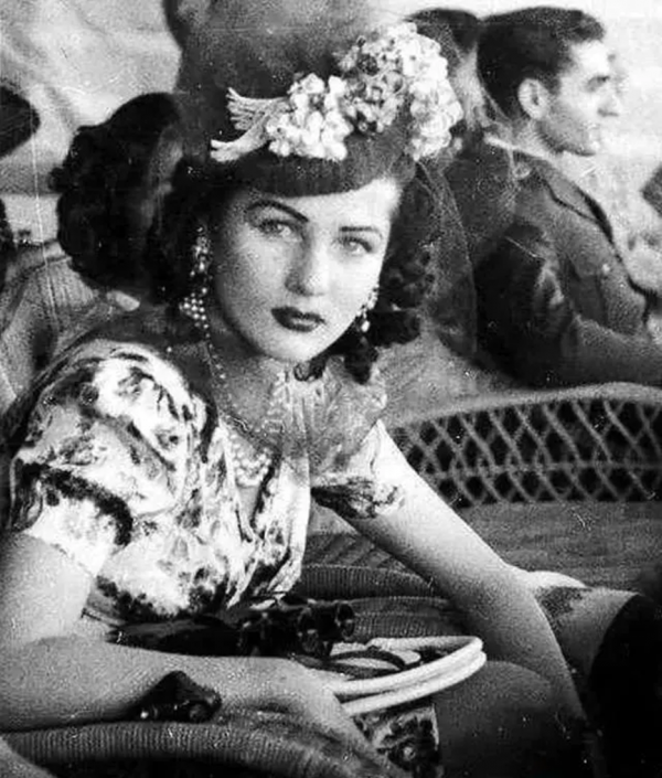 最美末代公主，遠嫁伊朗王子，卻婚姻不幸，離婚改嫁後命運如何？